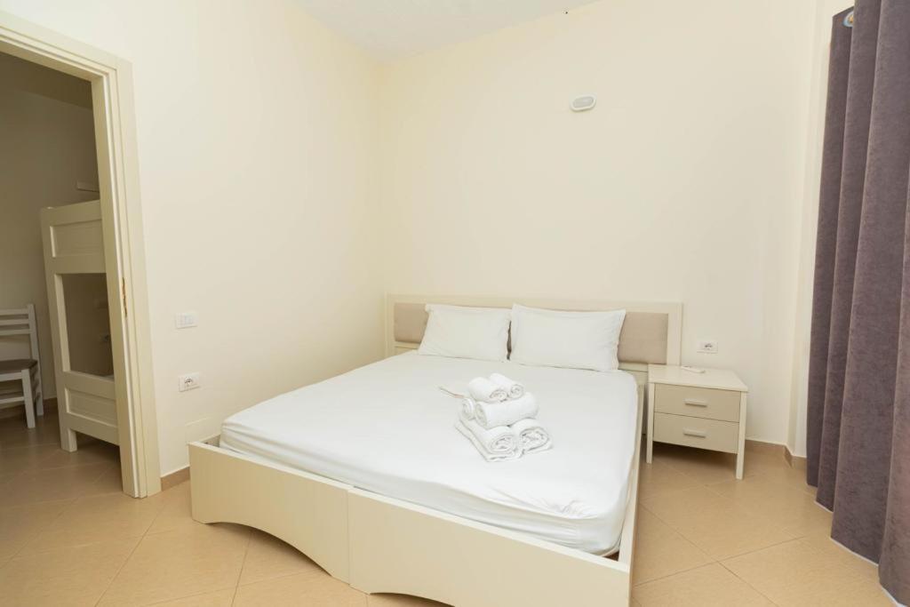Premier Guest House Vlorë Exterior foto